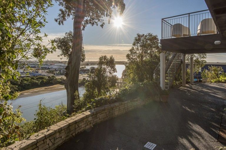 Photo of property in 21 Cannon Hill Crescent, Mount Pleasant, Christchurch, 8081