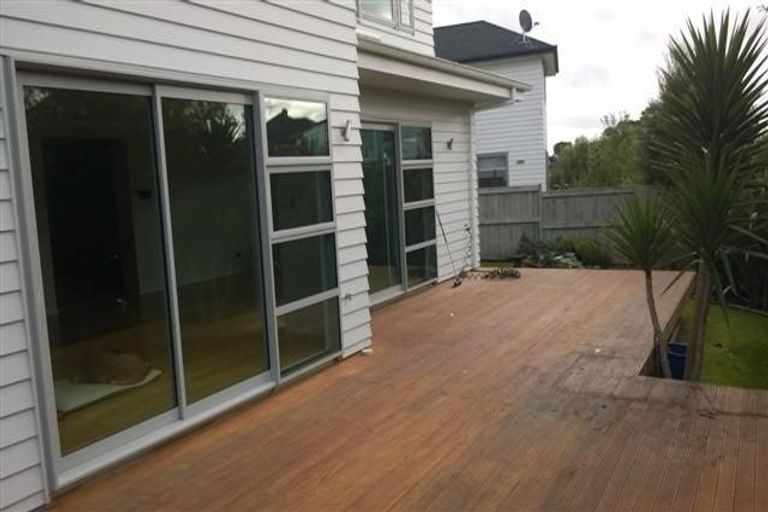 Photo of property in 28 Bur Oak Terrace, Schnapper Rock, Auckland, 0632