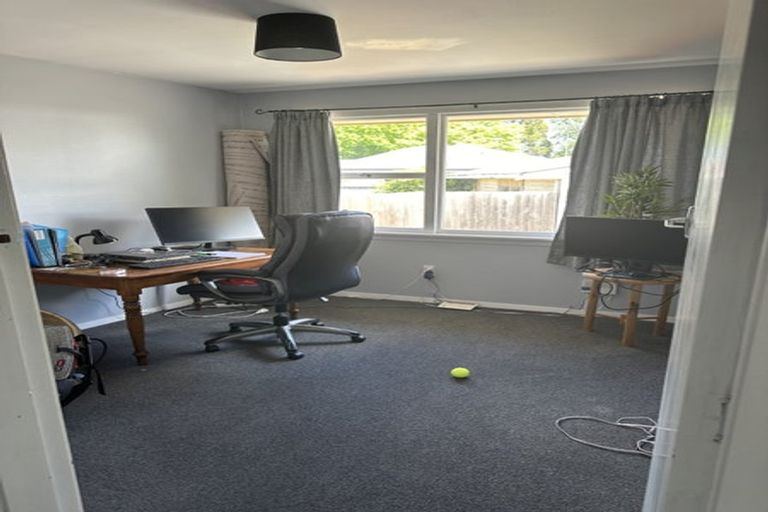 Photo of property in 16 Pimlico Place, Bishopdale, Christchurch, 8053