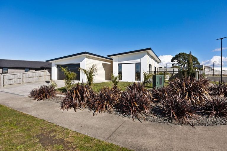 Photo of property in 13 Rua Place, Bell Block, New Plymouth, 4312
