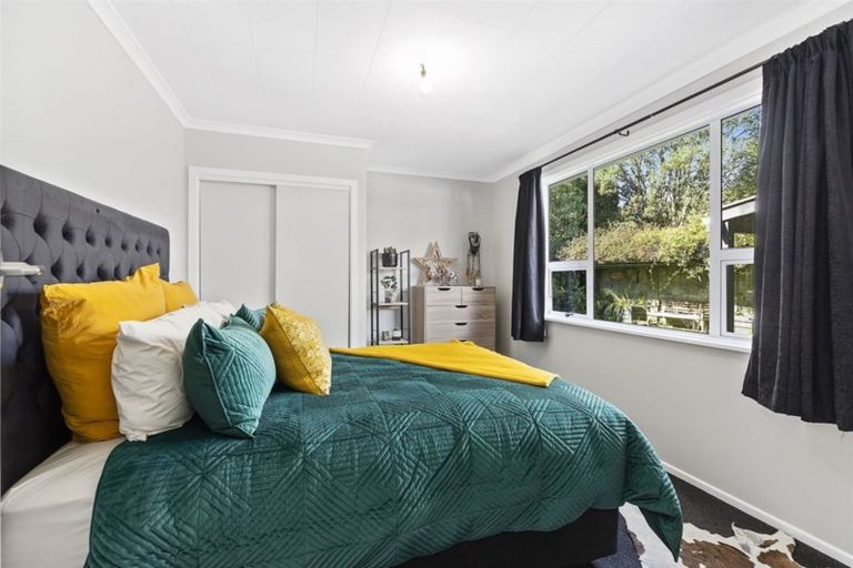 Photo of property in 6 Mayfair Place, Tawa, Wellington, 5028