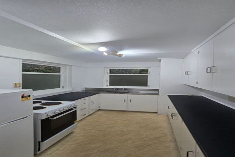 Photo of property in 9 Epsom Way, Karori, Wellington, 6012