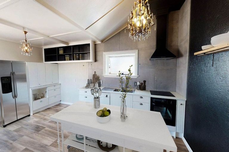 Photo of property in 12 Dahlia Street, Palmerston North, 4410