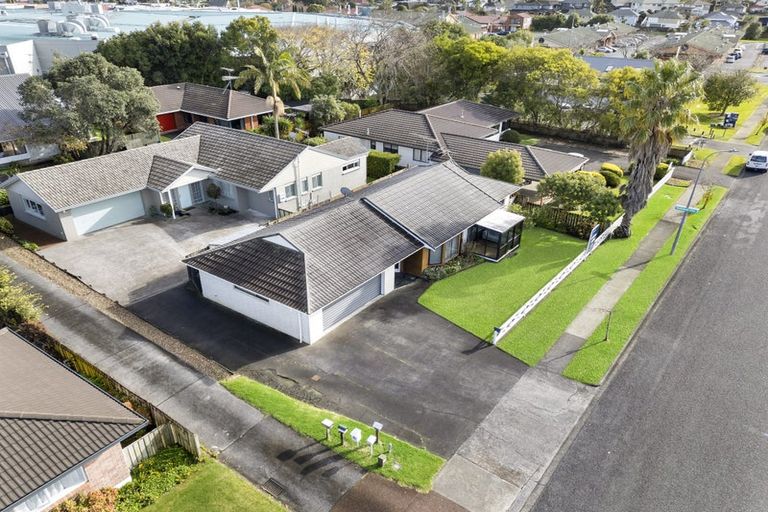 Photo of property in 1/80 Clydesdale Avenue, Somerville, Auckland, 2014