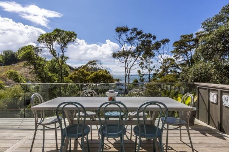 Photo of property in 3 Koru Place, Snells Beach, 0920