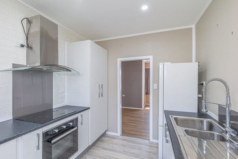 Photo of property in 31 Kawiu Road, Levin, 5510