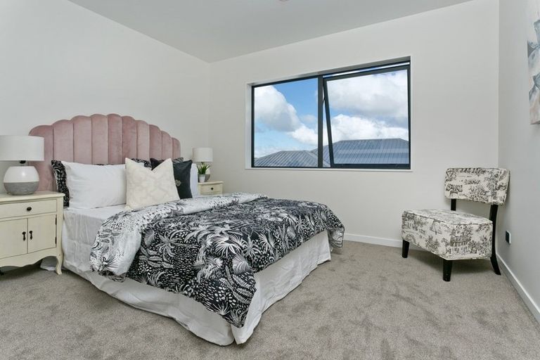 Photo of property in 2 Fender Place, Long Bay, Auckland, 0630