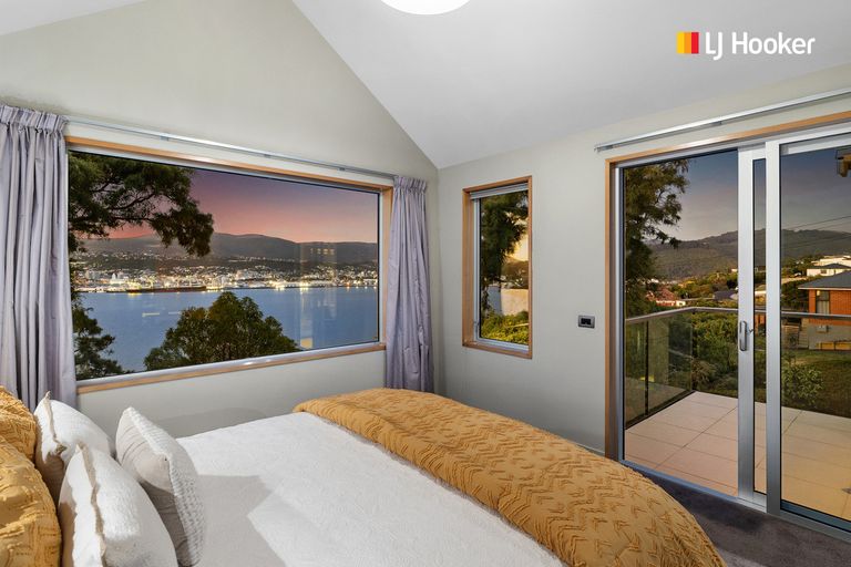 Photo of property in 17 Cornwall Street, Vauxhall, Dunedin, 9013