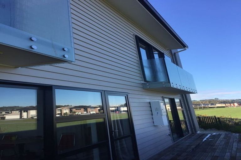 Photo of property in 3 Lemon Tree Lane, Flat Bush, Auckland, 2019