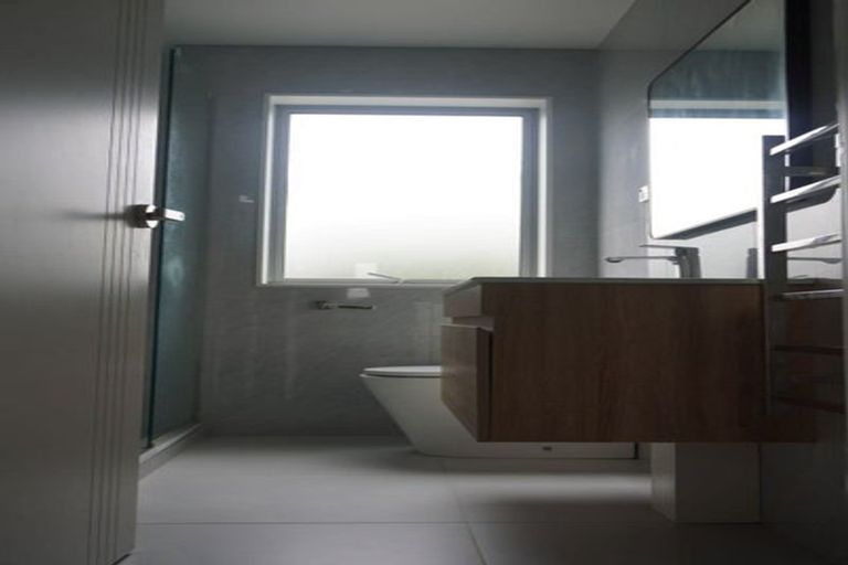 Photo of property in 2 Hoia Street, Papakura, 2110