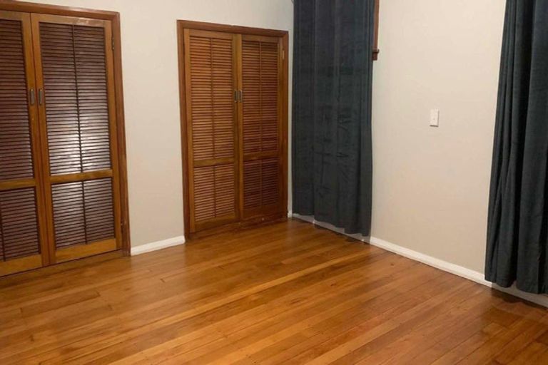 Photo of property in 13 Weraroa Road, Waverley, 4510