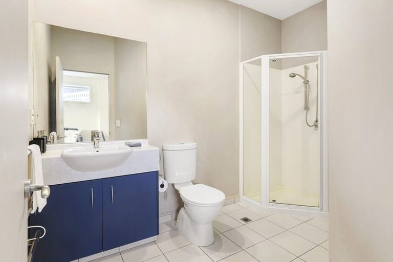 Photo of property in Stadium Garden Flats, 403/107 Thorndon Quay, Pipitea, Wellington, 6011