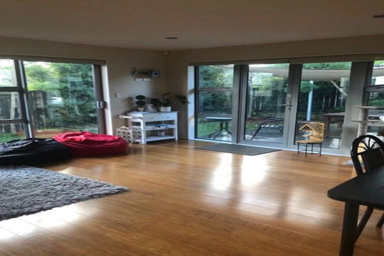 Photo of property in 30a Wicklow Road, Narrow Neck, Auckland, 0622