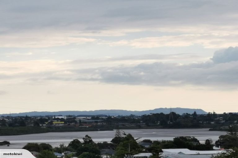 Photo of property in 2/17 Miramar Place, Pakuranga, Auckland, 2010