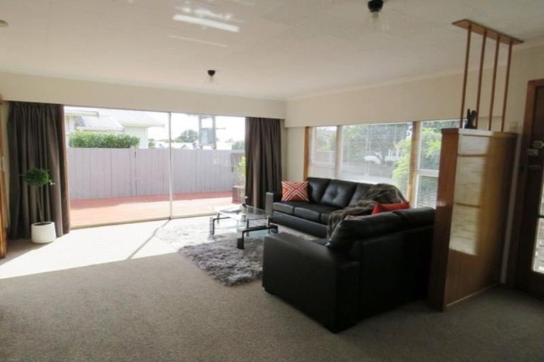 Photo of property in 66 Record Street, Fitzroy, New Plymouth, 4312
