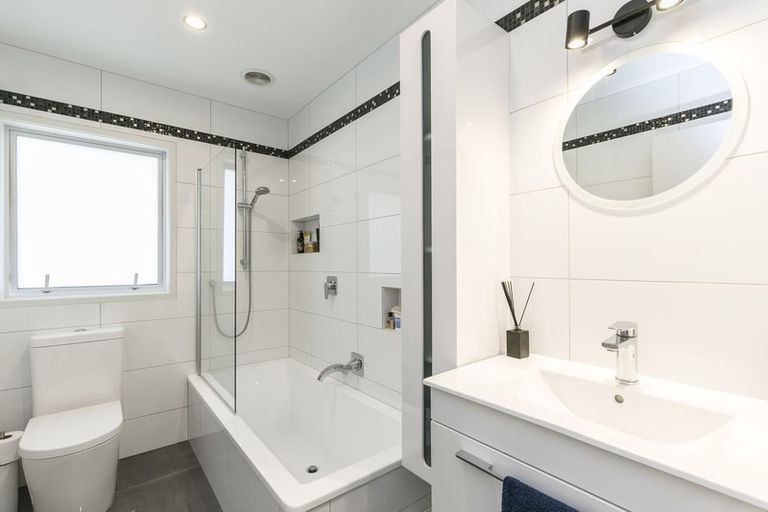 Photo of property in 47 Ashton Fitchett Drive, Brooklyn, Wellington, 6021