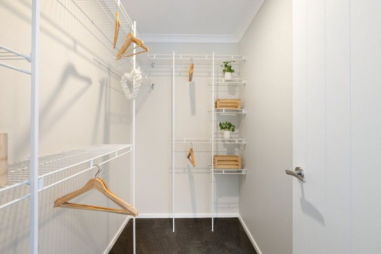 Photo of property in 18 Sam Heywood Place, Pyes Pa, Tauranga, 3112