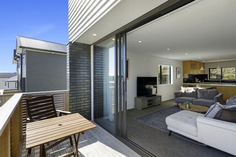 Photo of property in 17 Holystone Road, Whitby, Porirua, 5024