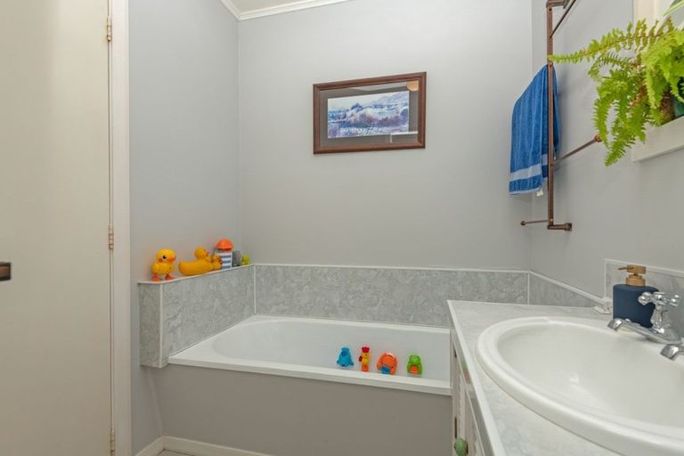 Photo of property in 34 Long Melford Road, Awapuni, Palmerston North, 4412
