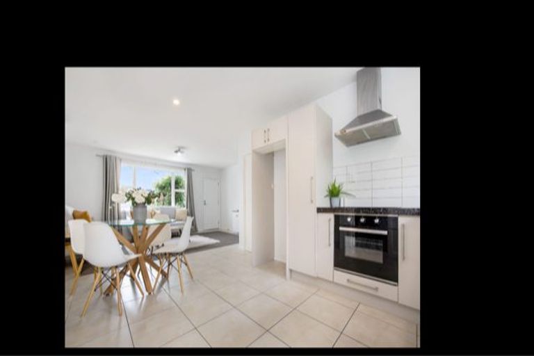 Photo of property in 2/111 Aikmans Road, Merivale, Christchurch, 8014