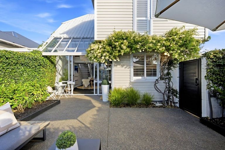 Photo of property in 74 Office Road, Merivale, Christchurch, 8014