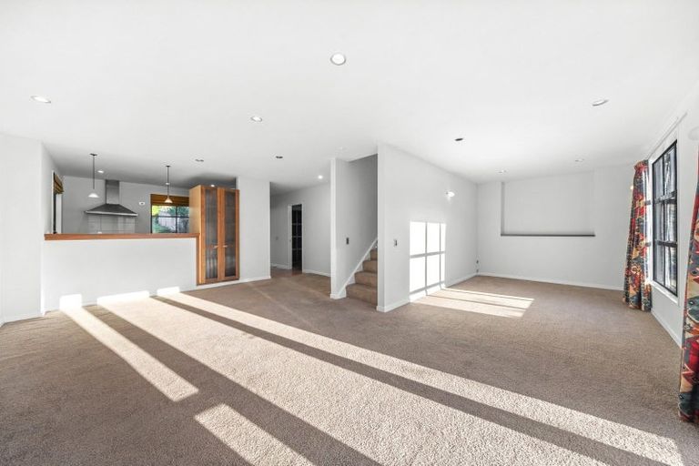 Photo of property in 124b The Ridgeway, Mornington, Wellington, 6021