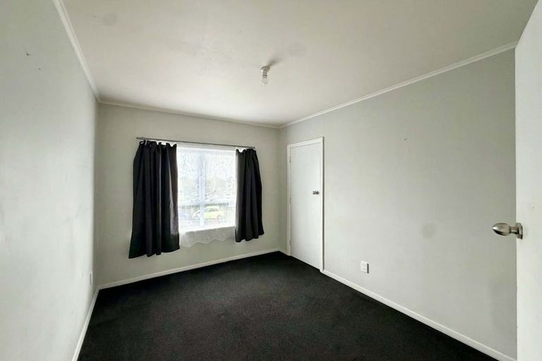 Photo of property in 22 Cook Street, Marfell, New Plymouth, 4310