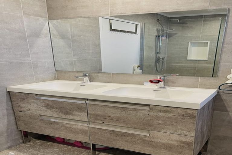 Photo of property in 27 Westpark Drive, West Harbour, Auckland, 0618