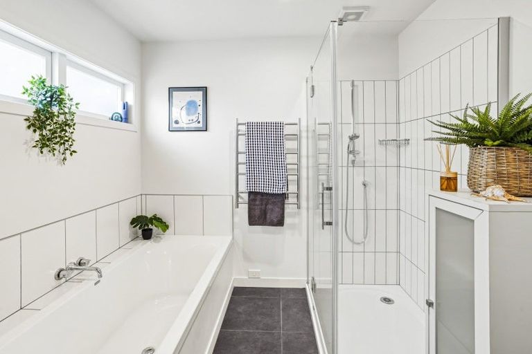 Photo of property in 37 Haruru Falls Road, Haruru, 0204