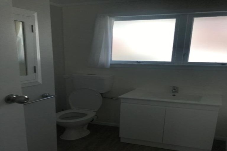 Photo of property in 2/11 Waitahanui Avenue, Taupo, 3330