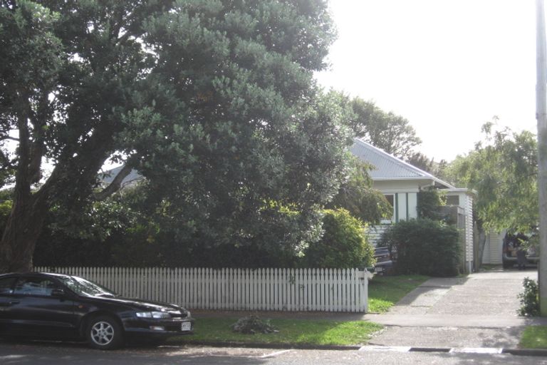 Photo of property in 73 Copeland Street, Epuni, Lower Hutt, 5011
