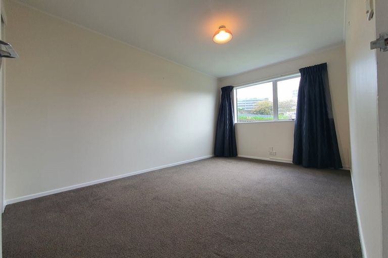 Photo of property in 35a Penryn Drive, Camborne, Porirua, 5026