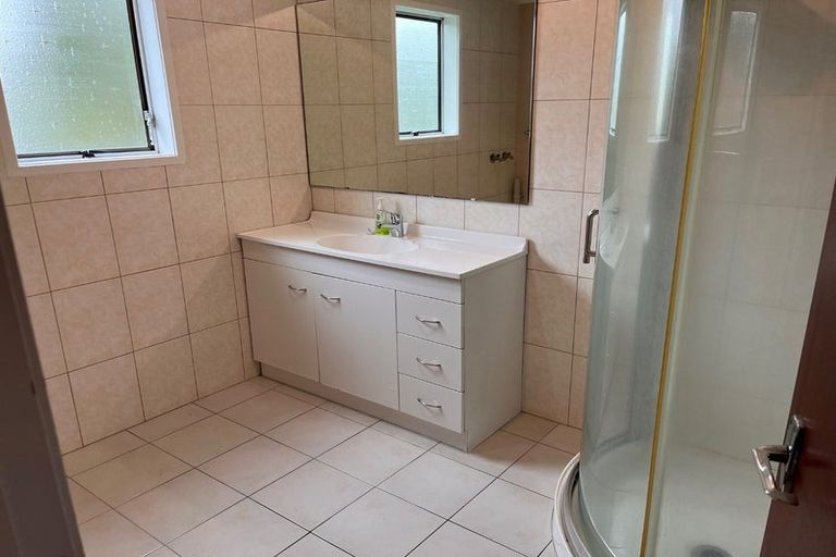 Photo of property in 2/5 Merriefield Avenue, Forrest Hill, Auckland, 0620