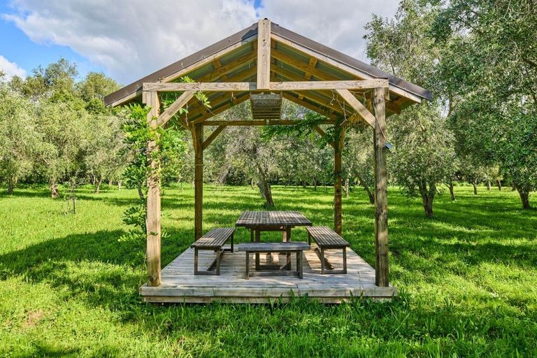 Photo of property in 96 Arcus Road, Te Horo, Otaki, 5582