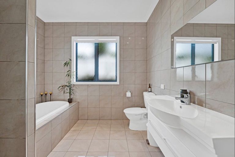 Photo of property in 69f Karamea Street, Whalers Gate, New Plymouth, 4310