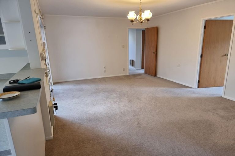 Photo of property in 57 Dalwhinnie Parade, Highland Park, Auckland, 2010