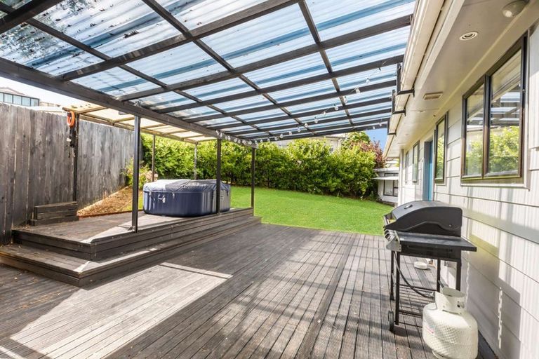Photo of property in 80 Sunvue Road, Glen Eden, Auckland, 0602