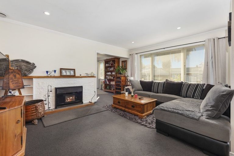 Photo of property in 27 Clouston Park Road, Clouston Park, Upper Hutt, 5018