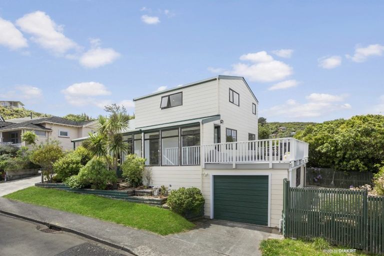 Photo of property in 48 Percy Dyett Drive, Karori, Wellington, 6012