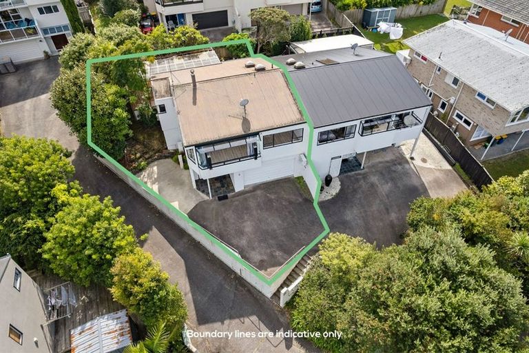Photo of property in 2/8 City View Terrace, Birkenhead, Auckland, 0626