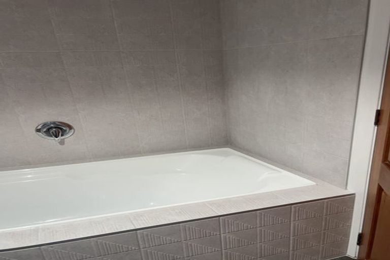 Photo of property in 27 Maritime Terrace, Birkenhead, Auckland, 0626