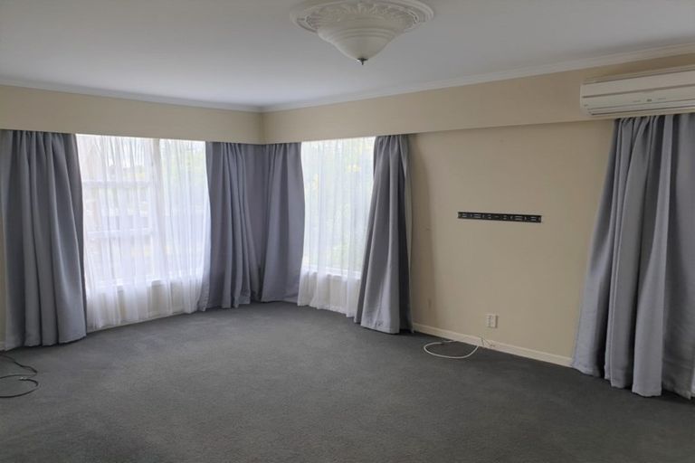 Photo of property in 2 Russleigh Drive, Dinsdale, Hamilton, 3204