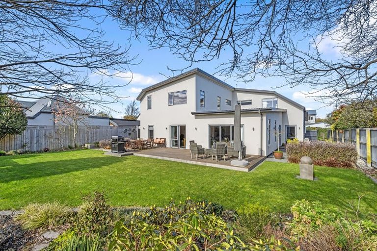 Photo of property in 11 Plynlimon Road, Fendalton, Christchurch, 8052