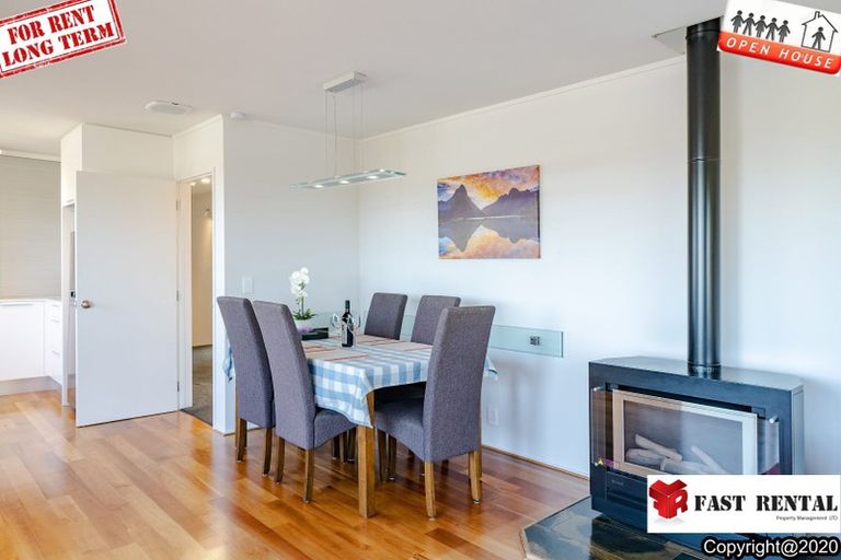 Photo of property in 1/211 Onewa Road, Birkenhead, Auckland, 0626