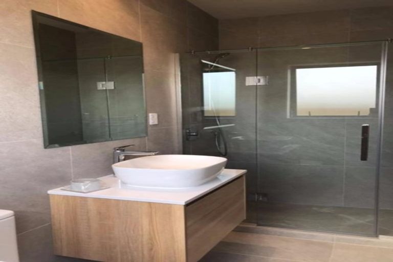 Photo of property in 49 Johns Creek Crescent, Silverdale, 0932