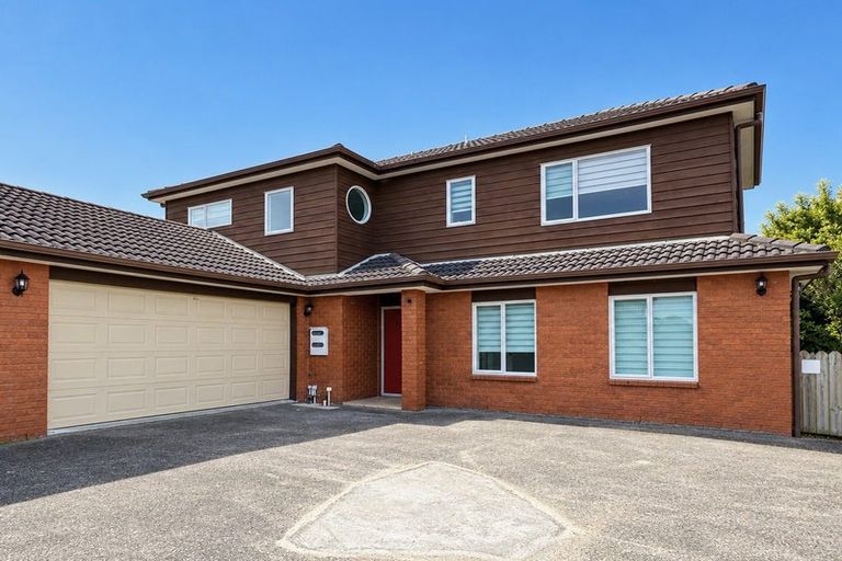 Photo of property in 10 Andrusha Place, Flat Bush, Auckland, 2019