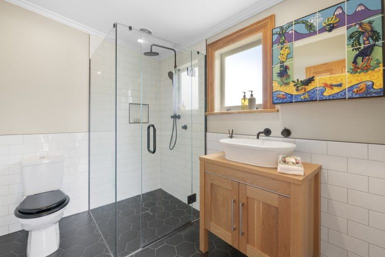 Photo of property in 72 Palmerston Road, Birkenhead, Auckland, 0626