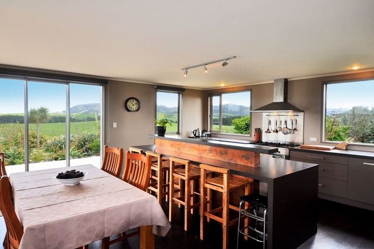 Photo of property in 301 Ranganui Road, Kaiwaka, 0573