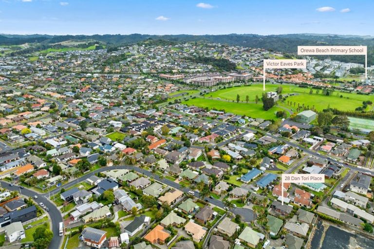Photo of property in 28 Dan Tori Place, Orewa, 0931