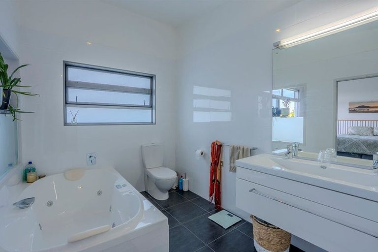 Photo of property in 17 View Lane, Pukenui, 0484